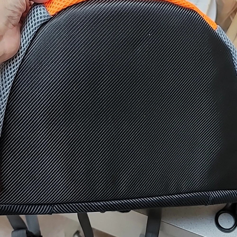 Dog/Cat Backpack carrier for medium size pets. EUC.